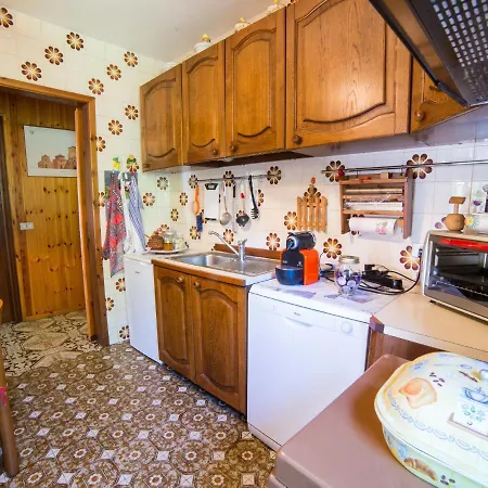 בית נופש Cozy Holiday In Poutaz Near Ski Area *