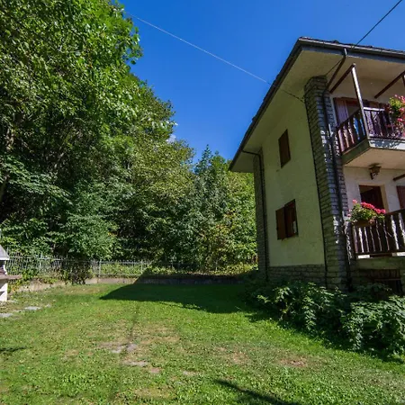 Cozy Holiday In Poutaz Near Ski Area בית נופש *