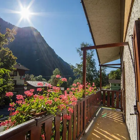 Дом отдыха Cozy Holiday In Poutaz Near Ski Area Анте-Сент-Андре