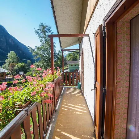 Cozy Holiday In Poutaz Near Ski Area *