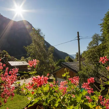 בית נופש Cozy Holiday In Poutaz Near Ski Area Antey-Saint-André