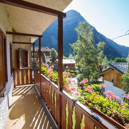 Cozy Holiday In Poutaz Near Ski Area Antey-Saint-André